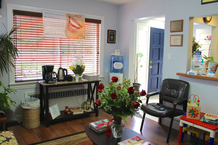 Noboa Dentistry | Cosmetic Dentistry, Extractions and Bonding